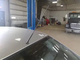 645.gm7l05 Sat L Sdn 2005 Antenna 236428