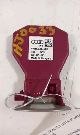 645.au1c21 Audi 2021 Q3 Antenna