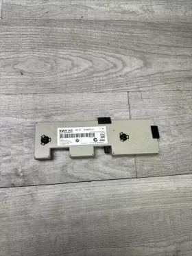 Av9131369-02 Bmw 06-13 E90 3 Series Antenna Receiver Booster Amplifier 9187643-01