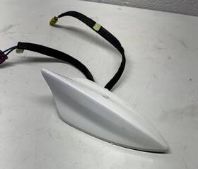 Buick 84856175 2020 - 2024 Enclave Rear Roof Shark Fin Antenna Module Oem White