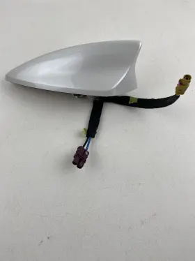 23148605 Cadillac 14 15 16 17 Cts Roof Antenna Radio Assembly White Shark Fin Oem