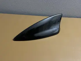 645.gm6s16 Cadillac 16 2016 Ct6 Oem Roof Mounted Shark Fin Antenna Black