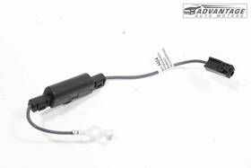 Cadillac 84724404 2020-2022 Ct4 Rear Windshield Back Glass Radio Antenna Ground Coil Oem