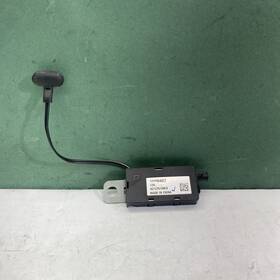 Chevrolet 13490407 2016 2020 Camaro Radio Antenna Amplifier Oem