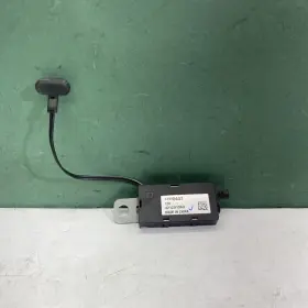 13490407 Chevrolet 2016 2020 Camaro Radio Antenna Amplifier Oem