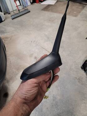 Chevrolet 22769516 Chevy Volt 2013 13 11-14 Rear Upper Exterior Roof Am/fm Radio Antenna