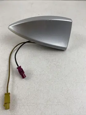 22851328 Chevrolet 2014-2019 Impala Roof Mounted Radio Antenna Oem
