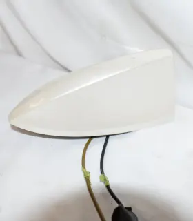 22851330 Chevrolet 14-18 Impala Roof Antenna Shark Fin White Diamond C3a02