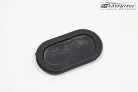 42813355 Chevrolet 2024-2025 Trax Upper Radio Antenna Cable Hole Plug Cap Oem