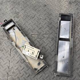 Chevrolet 52512389a 2023 Chevy Corvette High Frequency Antennae Right Passenger Case Damaged Oem