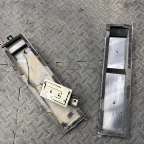52512389a Chevrolet 2023 Chevy Corvette High Frequency Antennae Right Passenger Case Damaged Oem