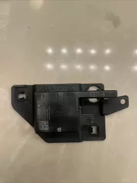 84419516 Chevrolet Corvette Keyless Entry Antenna Receiver Module And Bracket Oem 2023-2024