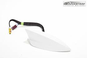 Chevrolet 84823943 20-23 Chevy Traverse Rear Upper Roof Shark Fin Antenna Abalone White Tricoat Oem