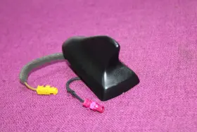 92237379 Chevrolet 2010-2015 Chevy Camaro Exterior Shark Fin Antenna Module With Cover Black Oem 35k