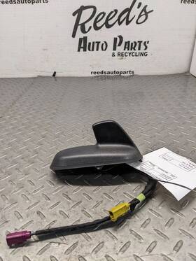 Dodge Truck 645.ch8r22 2018 Ram 1500 Shark Fin Roof Antenna Oem 68324469aa 1183645