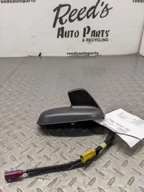 68324469aa Dodge Truck 645.ch8r22 2018 Ram 1500 Shark Fin Roof Antenna Oem 1183645