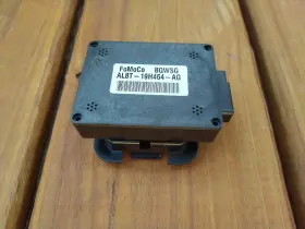 Al8t-19h464-ag Fomoco Al8z10e893d 2010-2012 Ford Escape Mariner Gps Antenna Control Module Oem