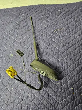Cm5t-19g461-bb Fomoco 2012 - 2015 Ford Focus Sedan Rear Roof Mount Am Fm Radio Shark Fin Antenna Oem