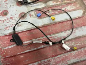 19c181-ep2qa Ford 2015-2020 F150 Antenna Splitter Cable