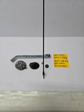 Ford 5w7t-19b133-a 2005 Crown Victoria Oem External Antenna Assembly Grand Marquis 5w7t-19b133
