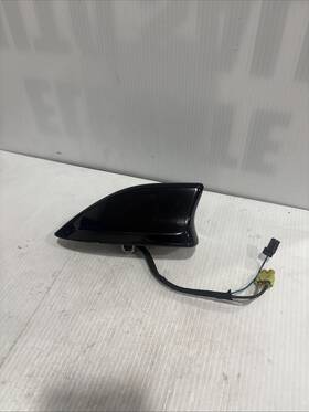 Ford Ft4t-19g461-ae5g9z 2016-2019 Explorer Roof Antenna Shark Fin Ft4t-19g461-ad5g9z Oem Black Used