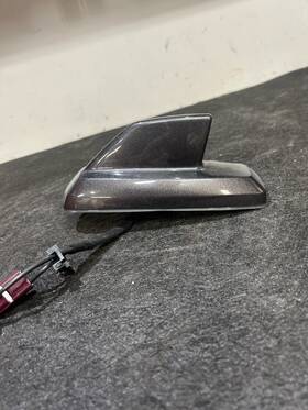 General Motors 84081917 Shark Fin Radio Antenna 2015-2020 Escalade Tahoe Suburban Oem Iridium