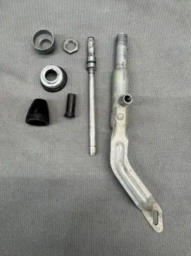 387721 General Motors Gm 1965-1970 Oldsmobile Eighty Eight Radio Antenna Base Fender Mount