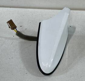 Genesis 96210-g9550-uyh 2022 - 2023 G70 Roof Upper Exterior Shark Fin Antenna White Uyn # 96751