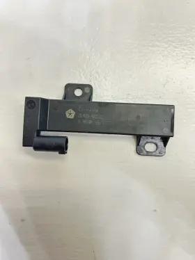 28.4086-4100.300 Gm 2011-2021 Jeep Grand Cherokee Keyless Entry Smart Key Antenna Unit Rear Oem
