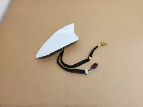 84890300 Gm 2021-2023 Gmc Acadia Antenna Roof Radio Shark Fin White Oem #s968