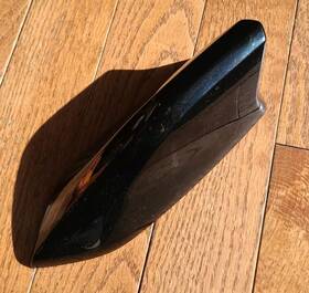 Gm 85221783 Oem Radio Shark Fin Antenna - Metallic Black Cover Only