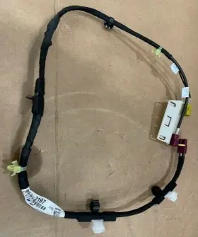 92272197 Gm Fits 2014 Chevrolet Ss Cable Asm-radio Antenna Extension - New Oem