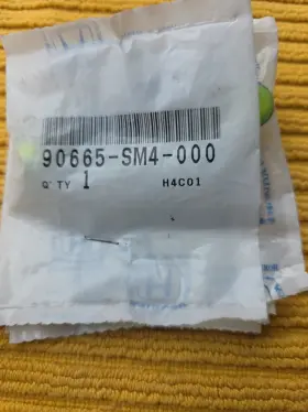 90665-sm4-000 Honda Acura Genuine Oem Nsx Grommet Screw 4mm Yellow