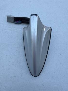 Hyundai 96210-4z260-m8s 2016-2018 Santa Fe Radio Shark Antenna Silver 96210-4z260 - Color M8s