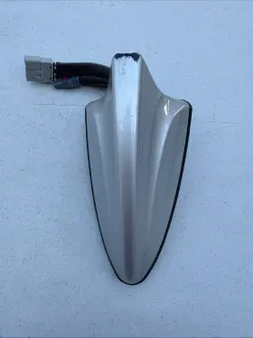 96210-4z260-m8s Hyundai 2016-2018 Santa Fe Radio Shark Antenna Silver 96210-4z260 - Color M8s