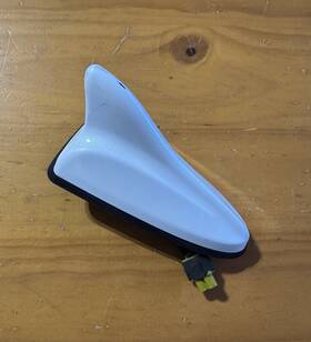 Hyundai 96210-c200ww8 2015-2019 Sonata Roof Shark Fin Antenna 96210-c2000ww8 Oem Quartz White
