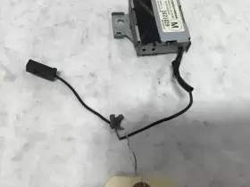 1621829 Infiniti 2006 M35x Right Rear Radio Antenna Receiver Module ##