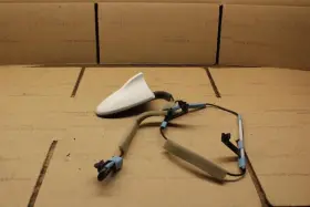 645.in1m18 Infiniti 2018 2019 2020 Q50 Roof Antenna White Paint Qaw Scuffs