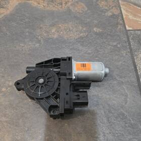 Jeep 931401104 2014-2018 Cherokee Right Passenger Side Front Power Window Motor Oem