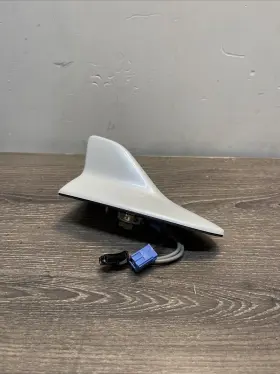 86760-53050-a1 Lexus 86760-50100-b1 09-13 Is250 Is350 Roof Radio Shark Antenna Oem B2