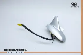 670026008 Maserati 14-17 Ghibli M157 Upper Roof Fin Shark Radio Antenna Oem