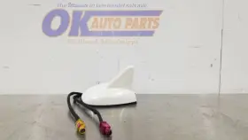 670076140 Maserati 19 2019 Ghibli Oem Roof Mounted Shark Fin Antenna White