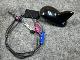050511 Mercedes-benz S63 Amg W221 08-13 Oem Roof Mounted Radio Shark Fin Antenna Black 62k