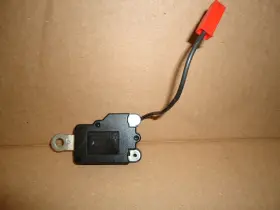 2208201489 Mercedes-benz 00-06 W215 Cl And S Class Antenna Noise Filter Amplifier Oem