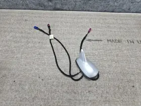 2218205075 Mercedes-benz 03-11 W211 E Class W219 Cls550 Cls63 Top Shark Fin Antenna Oem V15