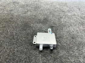 A4638203789 Mercedes-benz W204 C300 C250 C63 Antenna Amplifier Splitter Module Oem