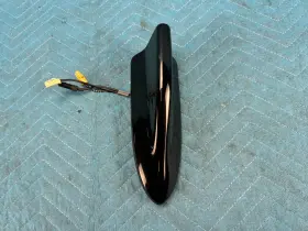 8723a423 Mitsubishi Outlander Roof Antenna With Satellite Radio Black X42 21k 2017-2020 Oem