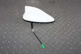 645-nissan Nissan 19-20 Pathfinder Glacier White Overhead Roof Shark Fin Antenna Oem Factory Wty