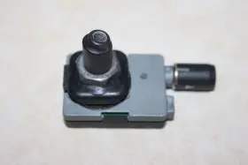 12833657a Saab 04-11 93 9-3 Convertible Antenna Base / 12705000 Ariel Amplifier