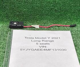 Tesla 150942100a 20-24 Model Y Rear Right Side Radio Antenna Noise Filter Amplifier Oem